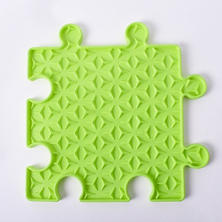 Calm & Playful Pet Lick Mat for Easy Treats