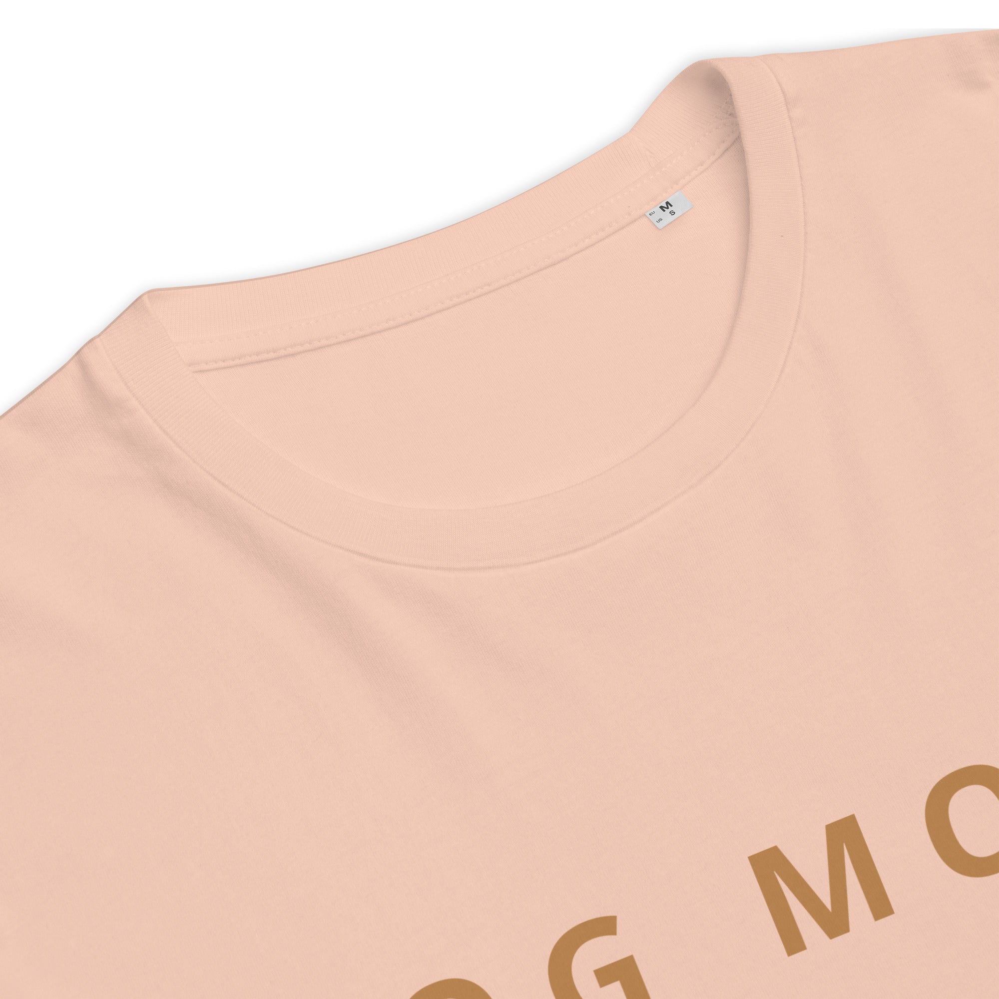 close up shot of the dog mom t-shirt