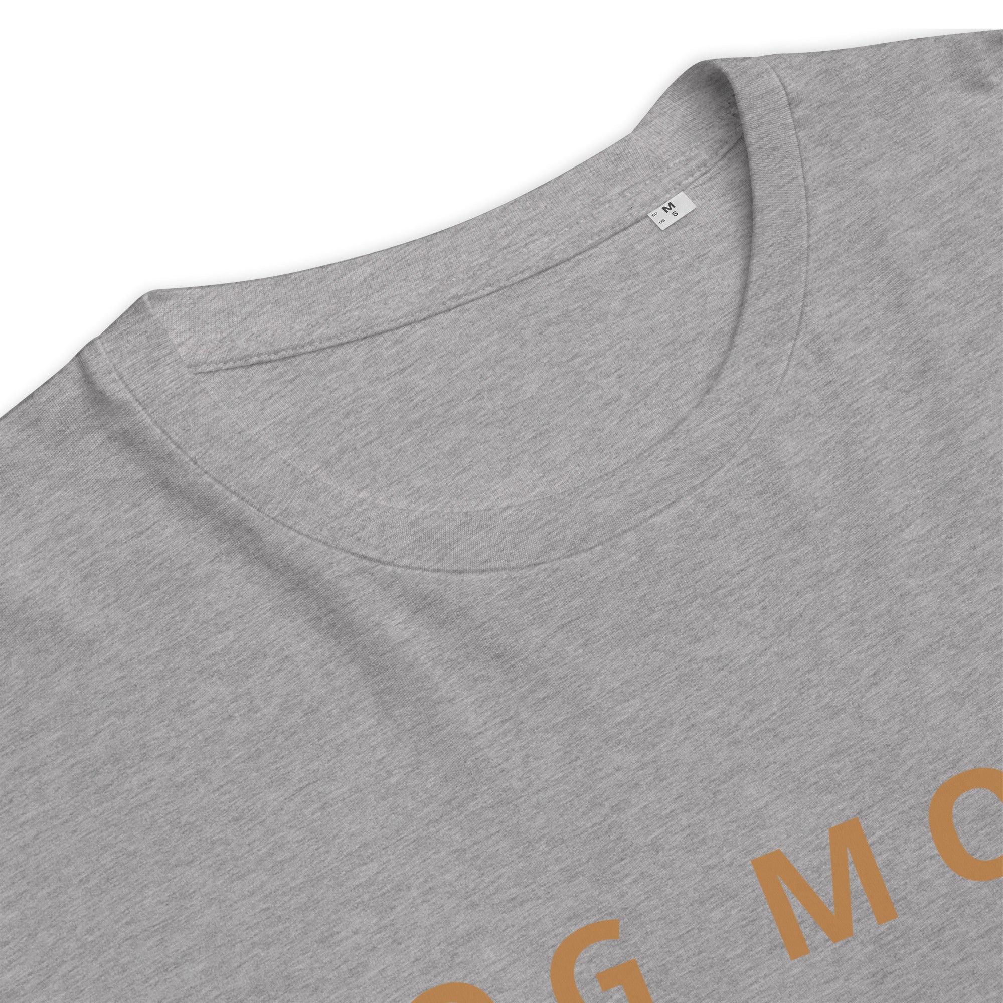 close up shot of the dog mom t-shirt